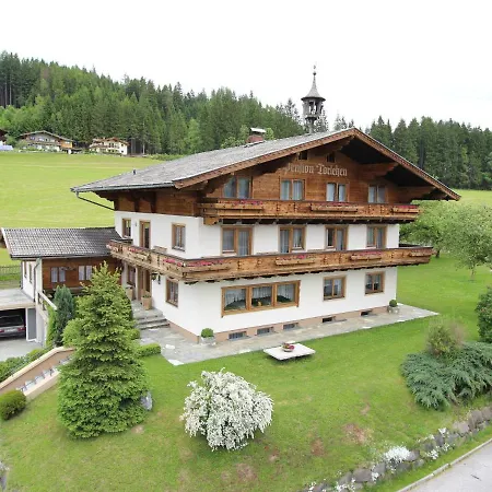 Apartamento Stylish In With Balcony Hollersbach im Pinzgau